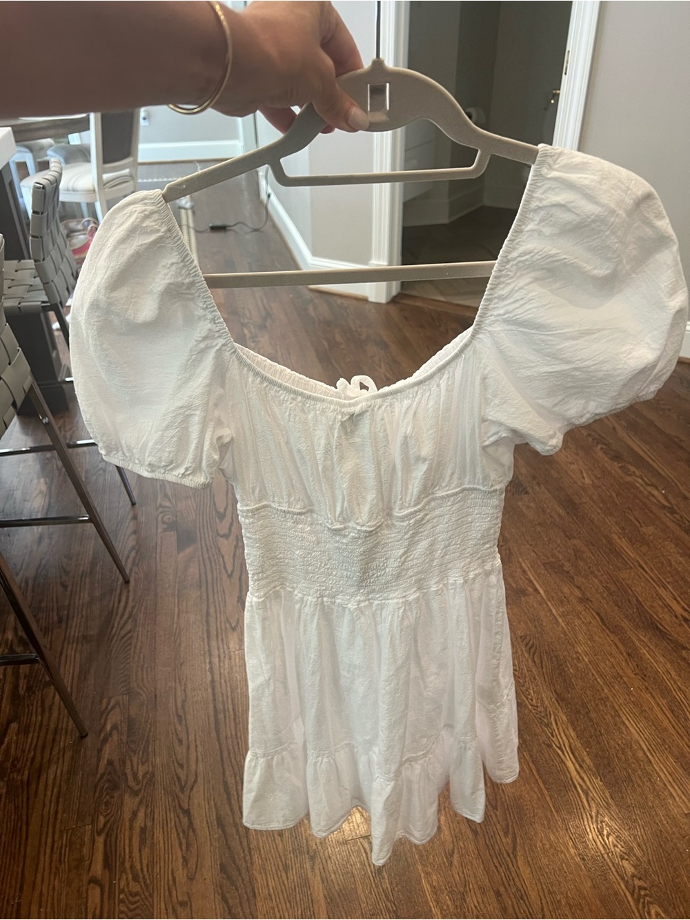 Women’s NWT White Puff Sleeve Smocked Waist Dress size M